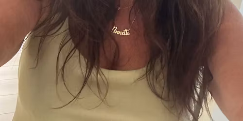 Bogreception i St\u00f8berihallen i Hiller\u00f8d med clairvoyant Annette Edel's 3. Bog