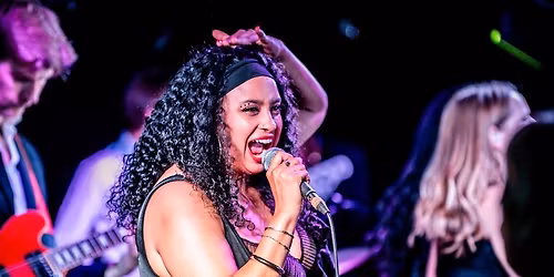  SIMPLY ARETHA feat. JAELEE SMALL