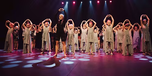 Paide tantsustuudio kevadkontsert " K\u00e4ime katuseid m\u00f6\u00f6da"