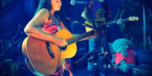 Sarah Morr Original Hypnotic Acoustic Groove At TyEds Teahouse