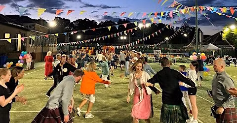R900 CEILIDH ON THE COURTS