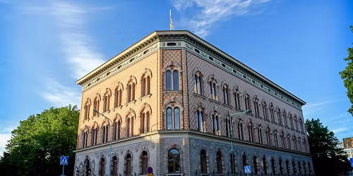 LOPPUUNMYYTY! Kaupungintalon opastettu kierros