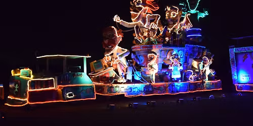 Carnavalswagens voorstellingen en zegening