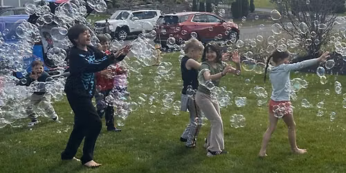 Bubble Party with Jani Poppins