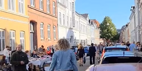 Loppemarked p\u00e5 Dronningensgade 2026