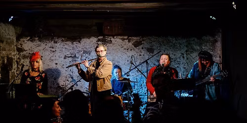 P\u011bni\u010dka (KurPunk) a Zuby nehty v Ka\u0161tanu