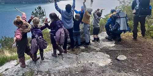 Langhelg med Barnas Turlag til Bakken g\u00e5rd i Lysefjorden