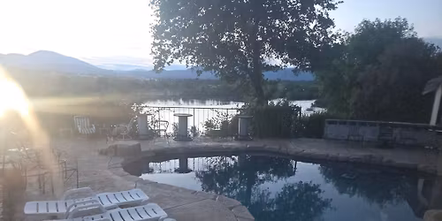pool party