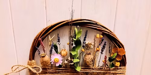 Creu Cylch Blodau Gwyllt y Gwanwyn\/Spring Dried Flower Hoop Workshop
