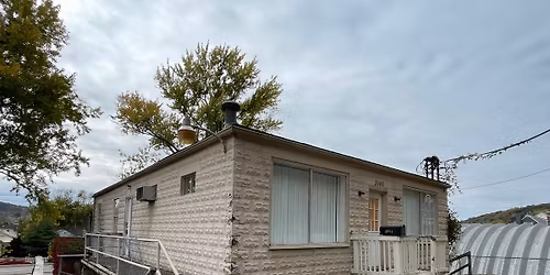 Commercial building in a High-Traffic Corridor of Charleston