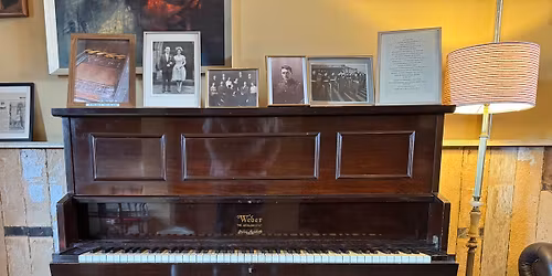 Gaynor Wilson - Piano Singalong in the bar