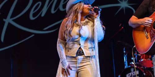 Cynthia Renee @ Hometown Radio Show