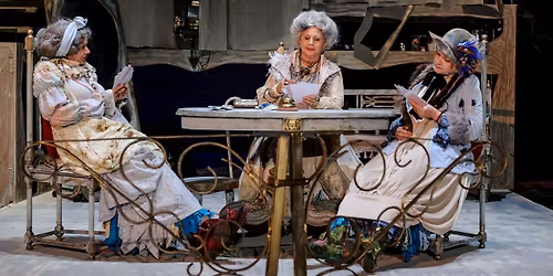 Gai\u021bele \/\/ Sala mare