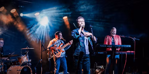 "KI VAGYOK \u00c9N" - SZAXON CSABA \u00e9s zenekara a Grizzlyben