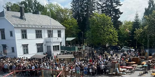 Stort Loppemarked p\u00e5 Vinderen skole