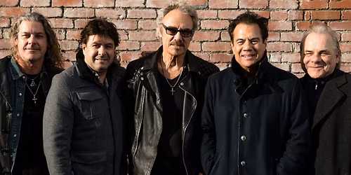 Pablo Cruise (seated show)