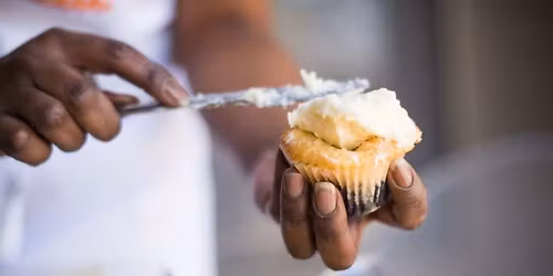 Decorate Cupcakes Like a Pro