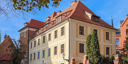 WEEKEND MAJOWY Z KSI\u0118G\u0104 HENRYKOWSK\u0104