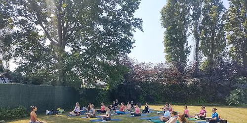 Internationale Yogadag bij Nanda
