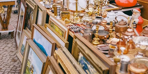 BROCANTE DU QUARTIER DE LA PIERRE TROU\u00c9E