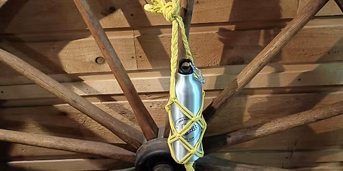 Macram\u00e9 Water Bottle Holders (Using T-Shirt Yarn!)