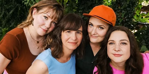 Della Mae