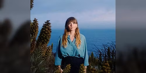 Courtney Marie Andrews (18+)