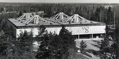 Painotalosta n\u00e4yttelykeskukseksi -opastus