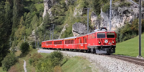Mit der Ge 4\/4 I und dem Goldliner zur Alp Gr\u00fcm