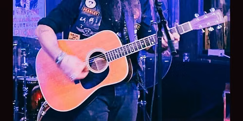 Jeff BearCat Bunch (full band) Live at Poodies Roadhouse Spicewood, TX
