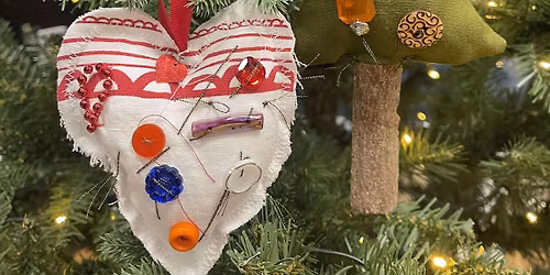 Familieverksted med RELOVE - lag julepynt og brilleetui