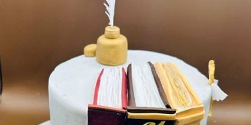 Book Themed Cake Decorating Class