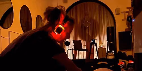 Kom & Prova p\u00e5 en Silent HypnoTerapi med Annelie Mayasol