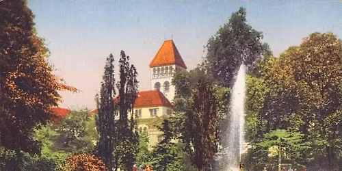 Zielone Tajemnice Starego Miasta: Spacer \u015aladem Ukrytych Ogrod\u00f3w