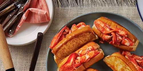 Cousins Maine Lobster at Lowes Home Improvement\/New Braunfels