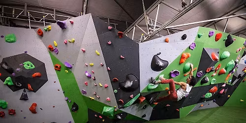Kl\u00e4ttermusen London - Boulder Social at Mile End Climbing