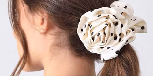 Crea tus accesorios con flores de tela