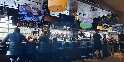 Bar Louie - Plaza on University