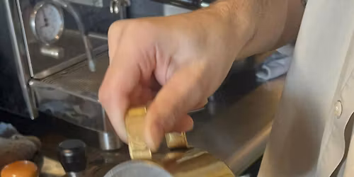 Tiki Java latte art class