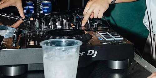 DJ PAT @ 2 FISTED WILLIE'S