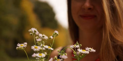 Womb yoga ~ cyclical wisdom ~ course in Prague