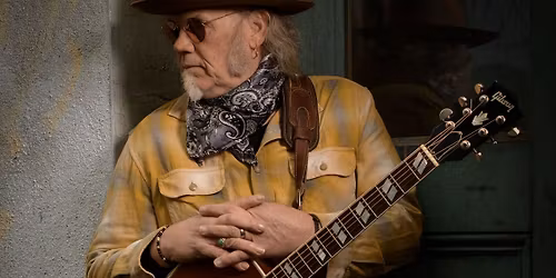 LIVE MUSIC: Curtis Moore