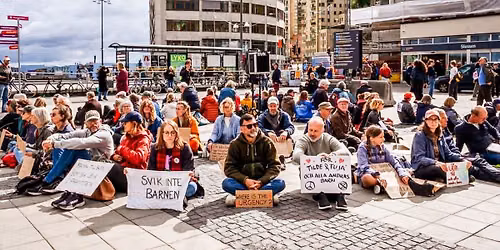 Rebellpapporna Stockholm manifesterar f\u00f6r den biologiska m\u00e5ngfalden