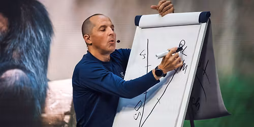 Op af bakke - eller? Chris MacDonald bes\u00f8ger Frederikshavn