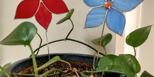 Beginner Stained Glass - Poinsettia\/Blue Flower with Barb Schultz