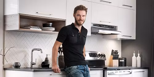 Martin Vachon at Le Club Square Dix30