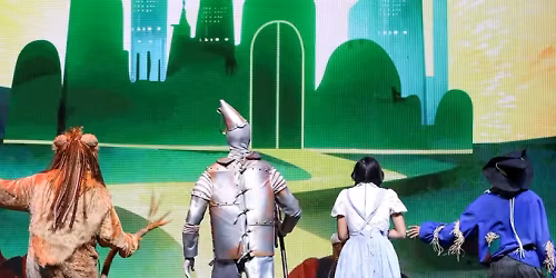 Parking The Wonderful Winter Of Oz - Thousand Oaks