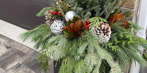 Kris Kringle Urn Workshop