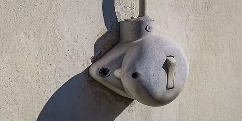 Wahlseminar "ZW\u00c4NGEN PSYCHODRAMATISCH BEGEGNEN" 