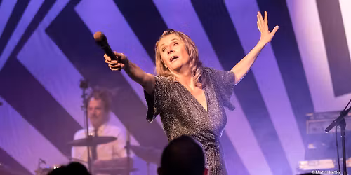 Birgit Denk l\u00e4dt zum "Allgesang" Weihnachtsspecial - Posthof Linz